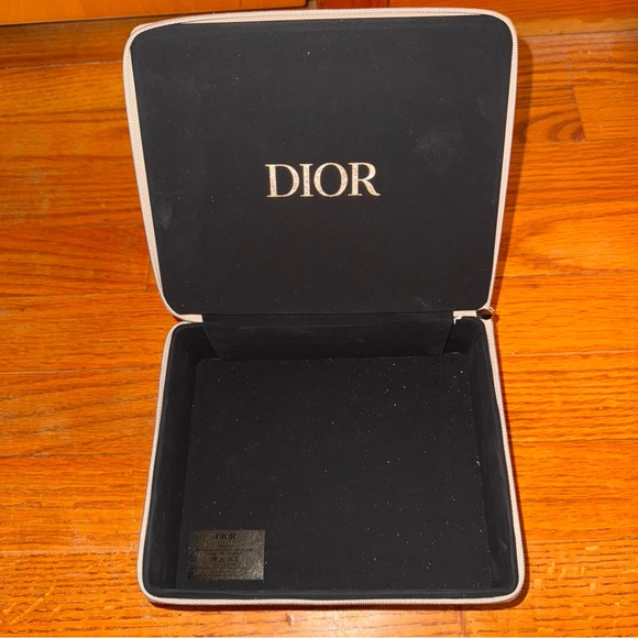 Christian Dior Gold Zipped Metallic Keepsake Box - Picture 5 of 8